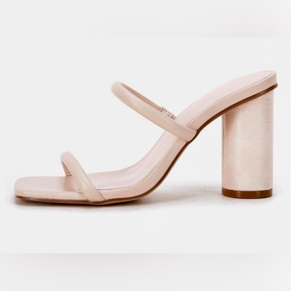 Beige slides chunky heel like new